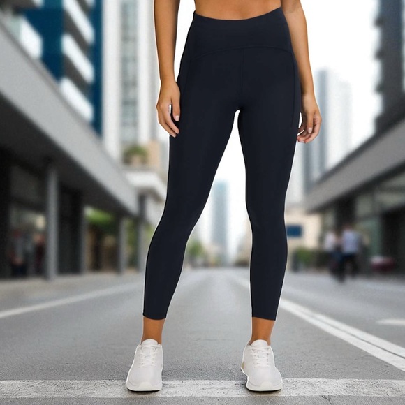 lululemon athletica Pants - Lululemon Power Thru High Rise Tight 25" in True Navy Sz 8